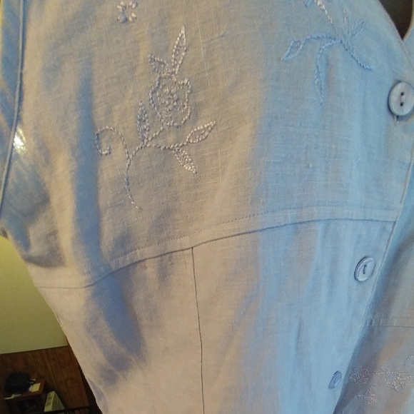 Lovely embroidered Linen/Rayon vest - Picture 2 of 7